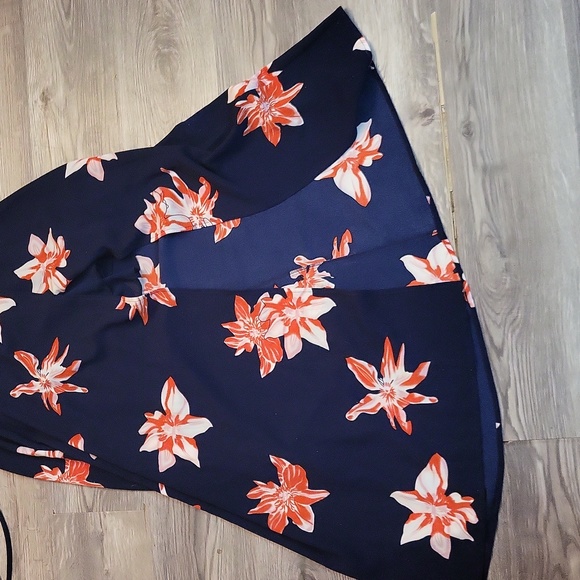 Simplee l Dress l brand: Simplee l navy l floral l Size XS l red blue floral - Picture 3 of 9